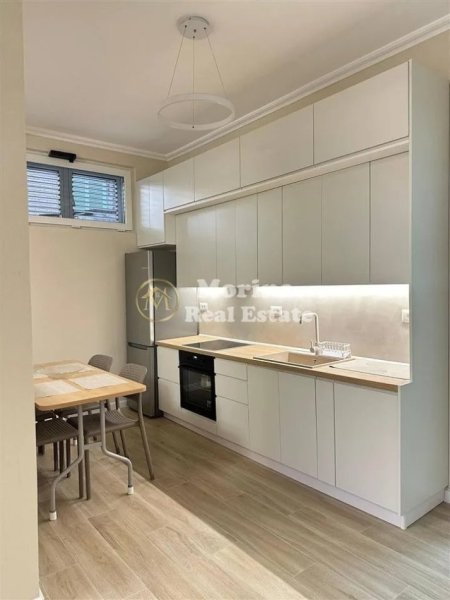 Tirane, jepet me qera apartament 1+1 Kati 1, 70 m² 550 € (Oxhaku)