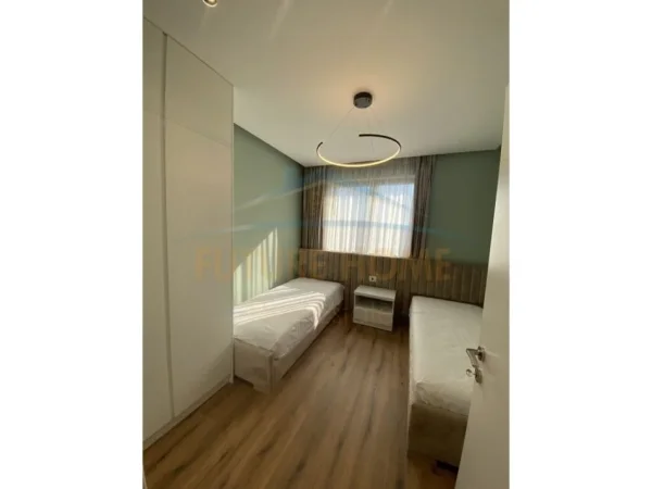 Tirane, jepet me qera apartament 3+1+Ballkon Kati 10, 125 m² 1.200 € 