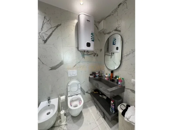 Tirane, jepet me qera apartament 3+1+Ballkon Kati 10, 125 m² 1.200 € 