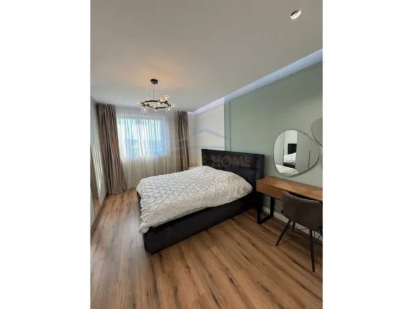 Tirane, jepet me qera apartament 3+1+Ballkon Kati 10, 125 m² 1.200 € 