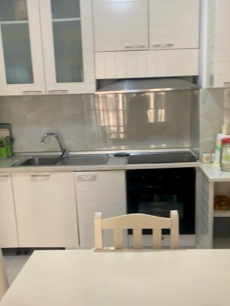 Tirane, jap me qera apartament 3+1+Ballkon Kati 5, 105 m² 600 € (Kinostudio)