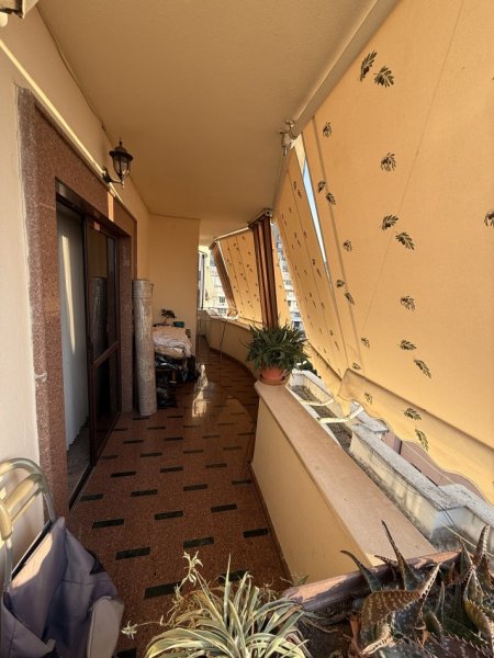 Tirane, jepet me qera apartament 2+1+Aneks+2Ballkone , 114 m² 1.000 € (Bulevardi Zogu I)