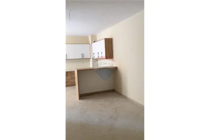 Tirane, jepet me qera apartament 2+1 Kati 2, 125 m² 500 € (kopshti Botanik)