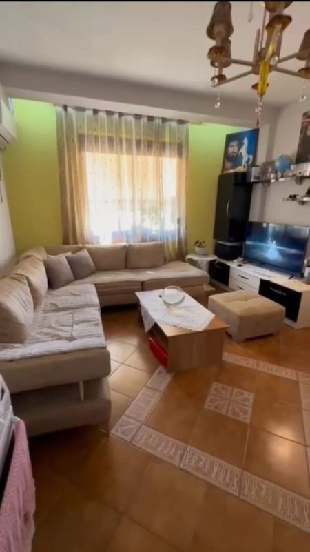 Tirane, jepet me qera apartament 1+1+Ballkon Kati 6, 56 m² 430 € (astir)