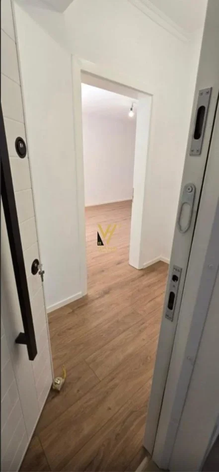 Tirane, shitet apartament 1+1+Ballkon Kati 2, 53 m² 110.000 € (RRUGA MUHAMET GJOLLESHA)