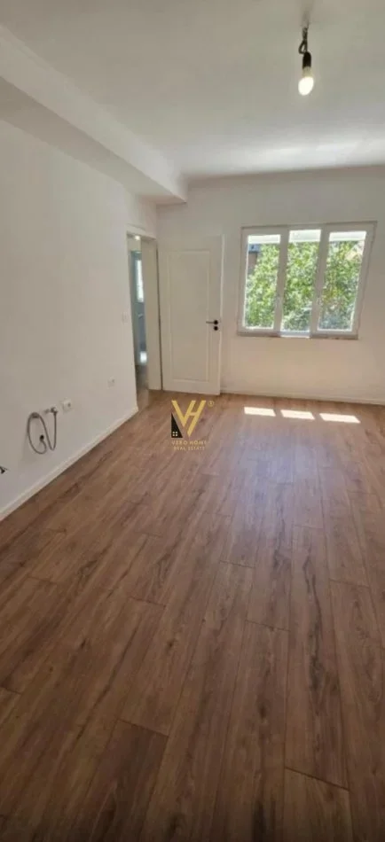 Tirane, shitet apartament 1+1+Ballkon Kati 2, 53 m² 110.000 € (RRUGA MUHAMET GJOLLESHA)