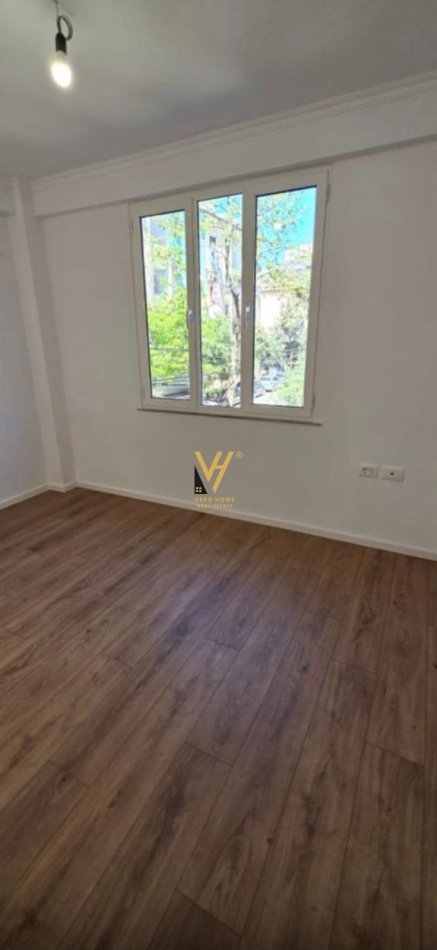 Tirane, shitet apartament 1+1+Ballkon Kati 2, 53 m² 110.000 € (RRUGA MUHAMET GJOLLESHA)