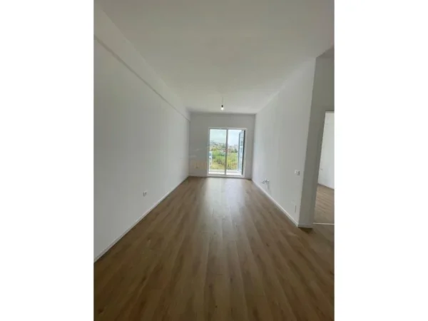 Tirane, shitet apartament 1+1 Kati 3, 59 m² 92.000 € (fresk)