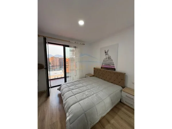 Tirane, jepet me qera apartament 1+1 Kati 7, 65 m² 450 € (REZIDENCA FUTURE HOME)    UNA56580