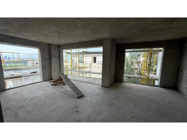 Tirane, shitet apartament 2+1+Ballkon Kati 4, 114 m² 228.400 € 