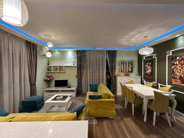 Tirane, jepet me qera apartament 2+1 Kati 4, 122 m² 600 € 