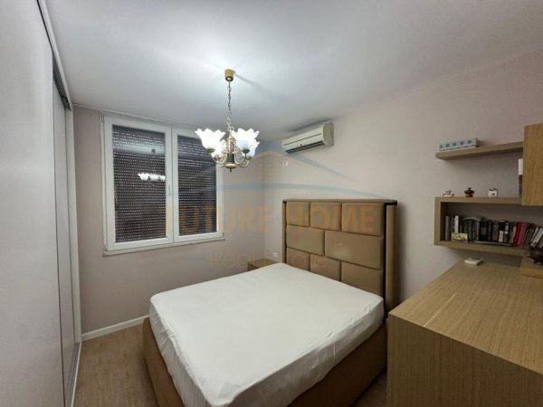 Tirane, jepet me qera apartament 2+1 Kati 4, 70 m² 700 € 