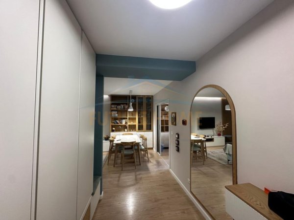 Tirane, jepet me qera apartament 2+1 Kati 4, 70 m² 700 € 