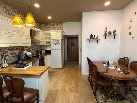 Tirane, shitet apartament 2+1+Ballkon Kati 1, 114 m² 157.000 € (Yzberisht)