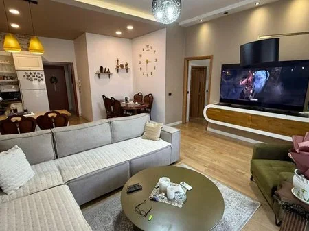 Tirane, shitet apartament 2+1+Ballkon Kati 1, 114 m² 157.000 € (Yzberisht)