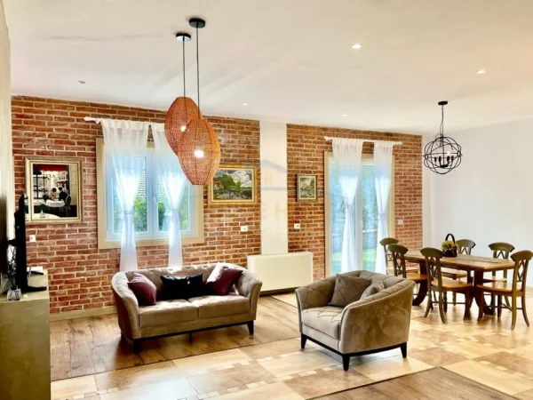 Tirane, shitet Vile 2 Katshe Kati 4, 931 m² 850.000 € (Mullet)