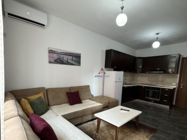 Tirane, jepet me qera 2+1+Ballkon , 110 m² 540 € (KOMPLEKSI ARLIS, UNAZA E RE)