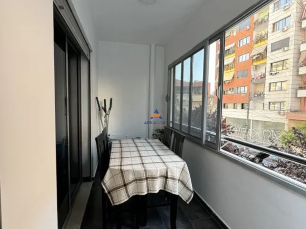 Tirane, jepet me qera 2+1+Ballkon , 110 m² 540 € (KOMPLEKSI ARLIS, UNAZA E RE)