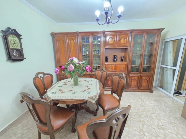 Tirane, jap me qera apartament 1+1 Kati 1, 90 m² 500 € (Don Bosko)