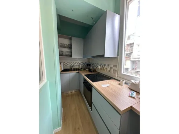 Tirane, jepet me qera Vile 4+1+Ballkon Kati 3, 150 m² 1.200 € 