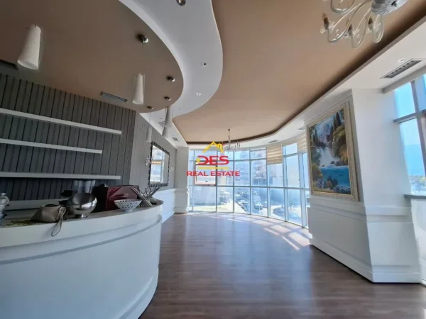 Vlore, jepet me qera lokal Kati 2, 60 m² 800 € (Rruga Çamëria)