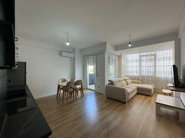 Tirane, shes apartament 2+1 Kati 2, 89 m² 190.000 € (Tek Materniteti i Ri.)