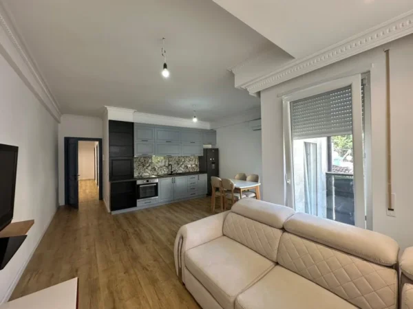 Tirane, shes apartament 2+1 Kati 2, 89 m² 190.000 € (Tek Materniteti i Ri.)