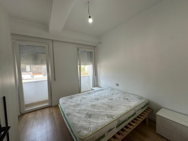Tirane, shes apartament 2+1 Kati 2, 89 m² 190.000 € (Tek Materniteti i Ri.)