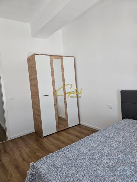 Tirane, jepet me qera apartament 1+1 Kati 7, 62 m² 450 € (ALI DEMI)