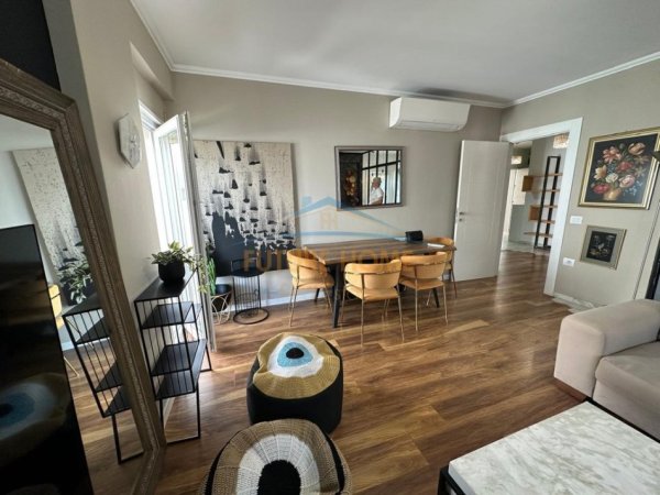 Tirane, shes apartament 2+1+Ballkon Kati 4, 110 m² 220.000 € (Kopshti Botanik)