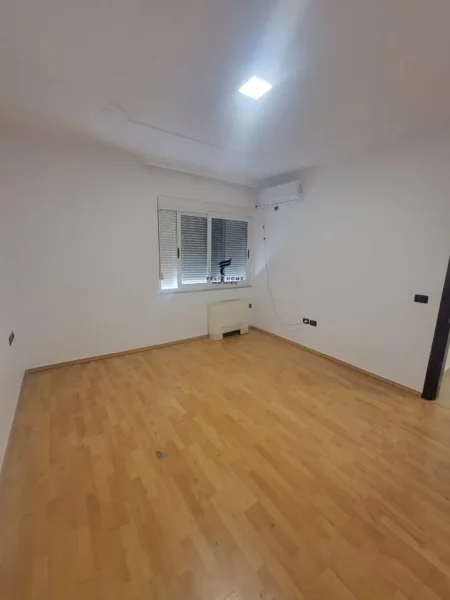 Shqiperi, jepet me qera zyre Kati 2, 170 m² 1.700 € (RRUGA PJETER BOGDANI)