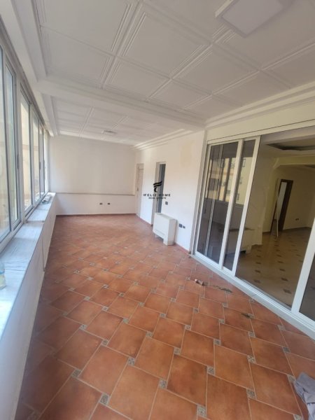 Shqiperi, jepet me qera zyre Kati 2, 170 m² 1.700 € (RRUGA PJETER BOGDANI)