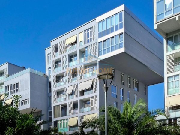 Tirane, jepet me qera zyre Kati 3, 98 m² 900 € (Kompleksi Kika 2)
