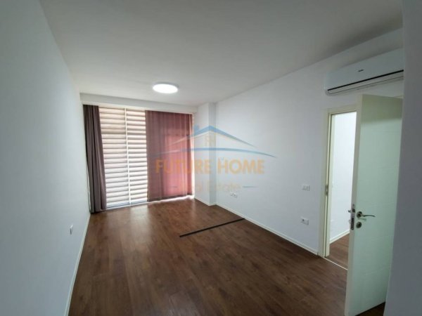Tirane, jepet me qera zyre Kati 3, 98 m² 900 € (Kompleksi Kika 2)