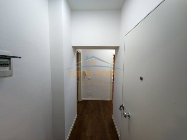 Tirane, jepet me qera zyre Kati 3, 98 m² 900 € (Kompleksi Kika 2)