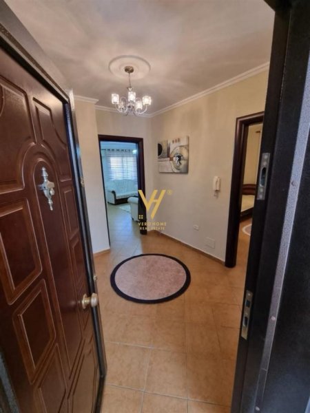 Tirane, jepet me qera apartament 2+1+Ballkon Kati 2, 100 m² 550 € (SELITE)