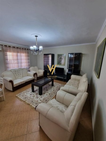 Tirane, jepet me qera apartament 2+1+Ballkon Kati 2, 100 m² 550 € (SELITE)