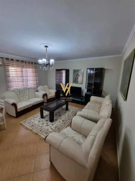 Tirane, jepet me qera apartament 2+1+Ballkon Kati 2, 100 m² 550 € (SELITE)