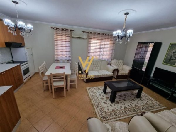 Tirane, jepet me qera apartament 2+1+Ballkon Kati 2, 100 m² 550 € (SELITE)