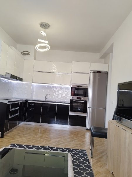 Tirane, jepet me qera apartament 1+1+Ballkon Kati 11, 68 m² 500 € (Rruga e Dafinave)