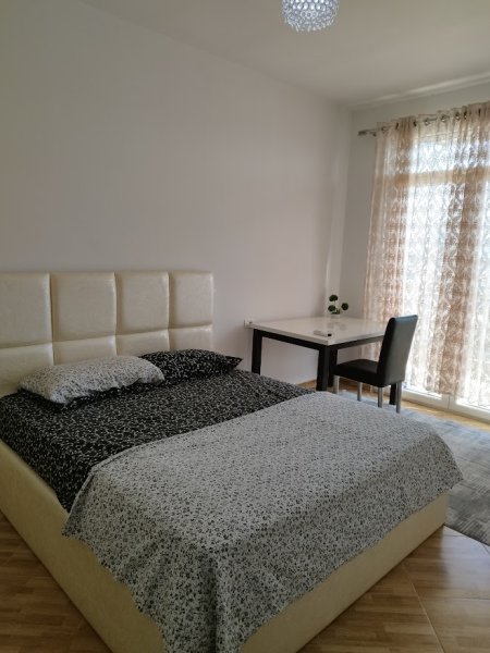 Tirane, jepet me qera apartament 1+1+Ballkon Kati 11, 68 m² 500 € (Rruga e Dafinave)