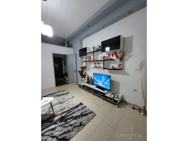 Tirane, jepet me qera apartament 2+1 Kati 1, 80 m² 500 € (Astir)
