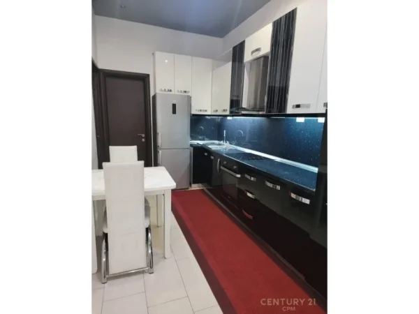 Tirane, jepet me qera apartament 2+1 Kati 1, 80 m² 500 € (Astir)