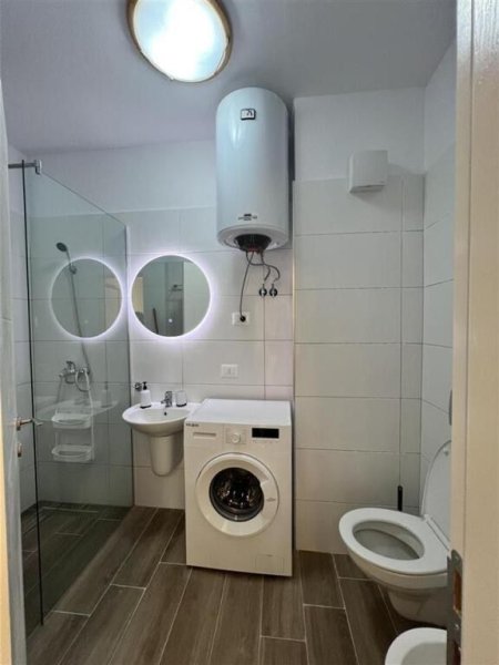 Tirane, jepet me qera apartament 1+1+Ballkon Kati 7, 70 m² 550 € (Rruga 3 Deshmoret)