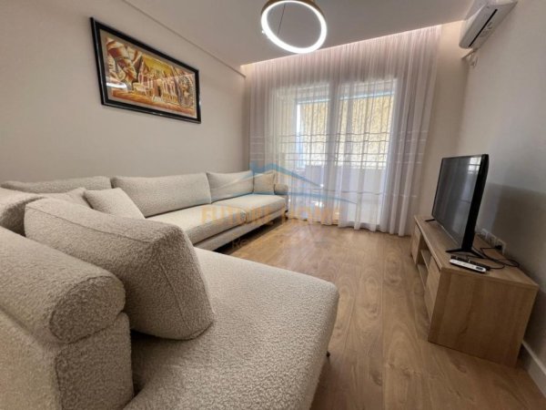 Tirane, jepet me qera apartament 2+1+Ballkon Kati 3, 94 m² 1.200 € (Kompleksi Kika 2)