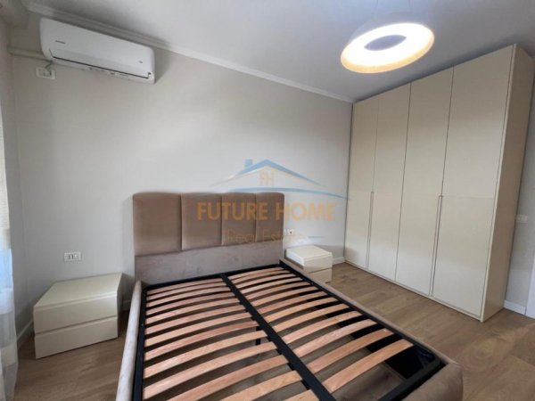Tirane, jepet me qera apartament 2+1+Ballkon Kati 3, 94 m² 1.200 € (Kompleksi Kika 2)