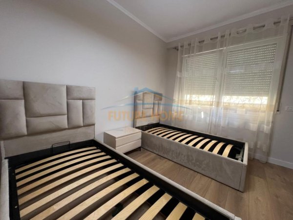 Tirane, jepet me qera apartament 2+1+Ballkon Kati 3, 94 m² 1.200 € (Kompleksi Kika 2)
