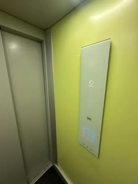 Durres, shes apartament 3+1+Aneks+Ballkon , 224 m² 239.000 € (SHITET Papafingo + GARAZH • 3+1+2 + verande Adresa: Policia Durres)