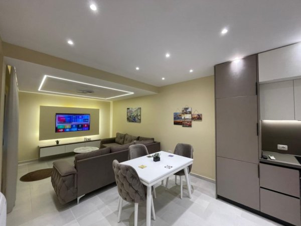 Tirane, jepet me qera apartament 1+1 Kati 2, 64 m² 600 € (Rruga e Zallit, Kodra e Diellit)