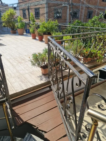 Tirane, jepet me qera apartament 1+1+Ballkon Kati 2, 